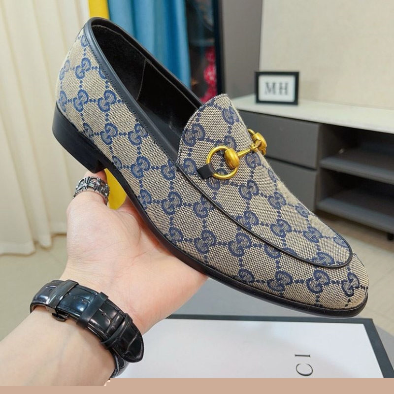 G*u*i leather shoes